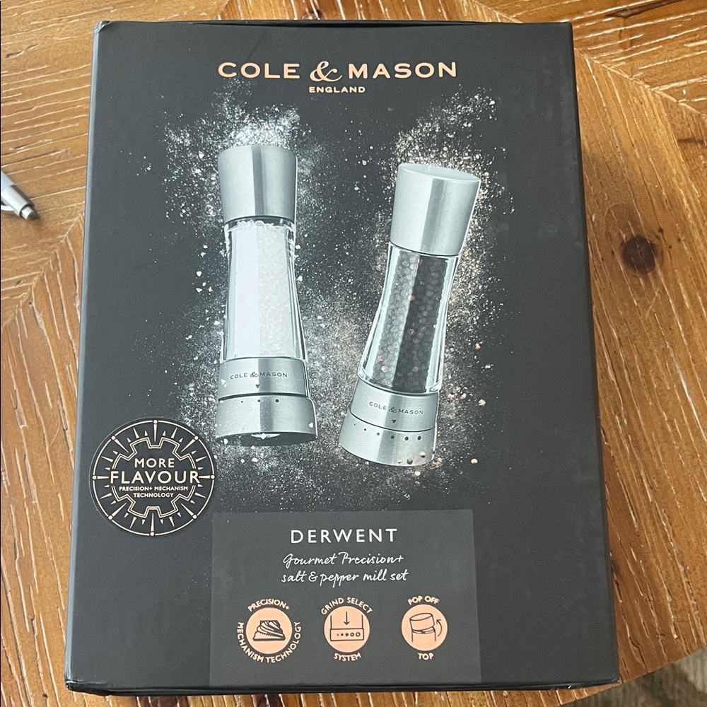 Cole & Mason Salt and Pepper Mill Set